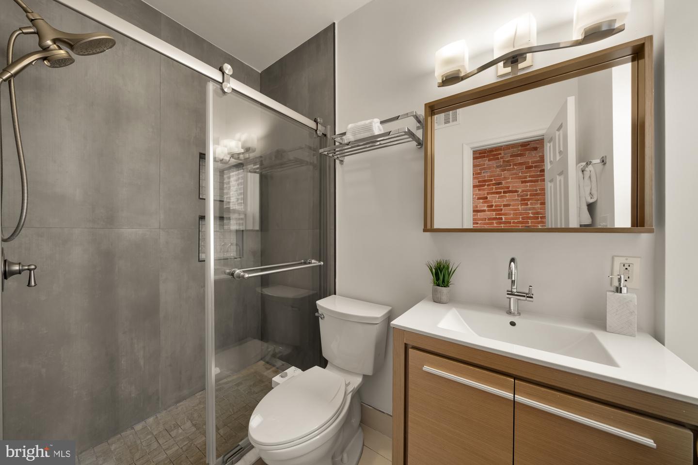 706 L ST SE, WASHINGTON, District Of Columbia 20003, 2 Bedrooms Bedrooms, ,1 BathroomBathrooms,Residential,For sale,706 L ST SE,DCDC2240034 MLS # DCDC2240034