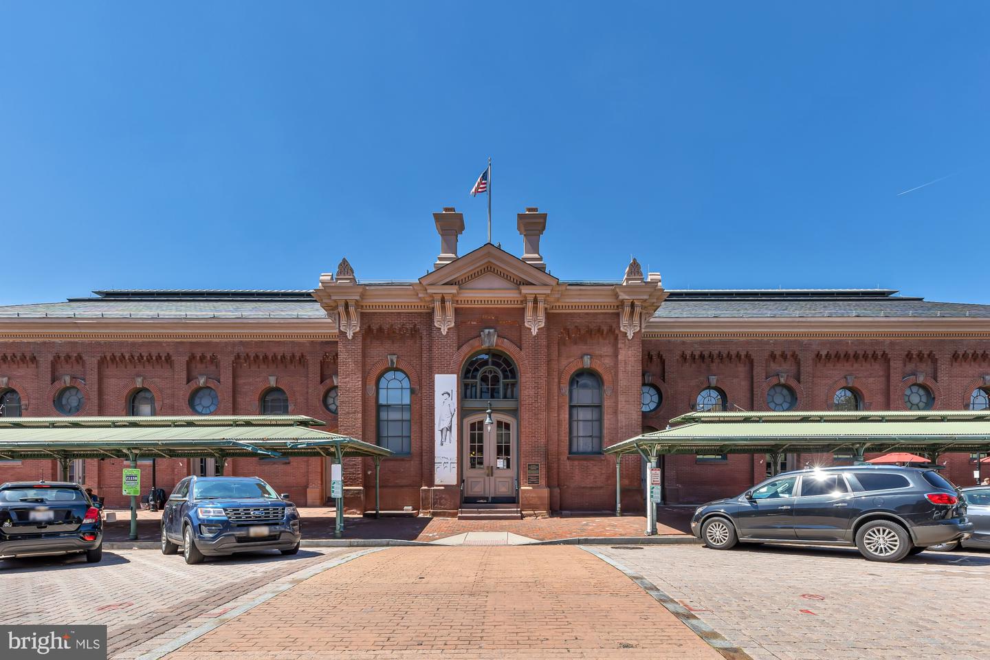 706 L ST SE, WASHINGTON, District Of Columbia 20003, 2 Bedrooms Bedrooms, ,1 BathroomBathrooms,Residential,For sale,706 L ST SE,DCDC2240034 MLS # DCDC2240034