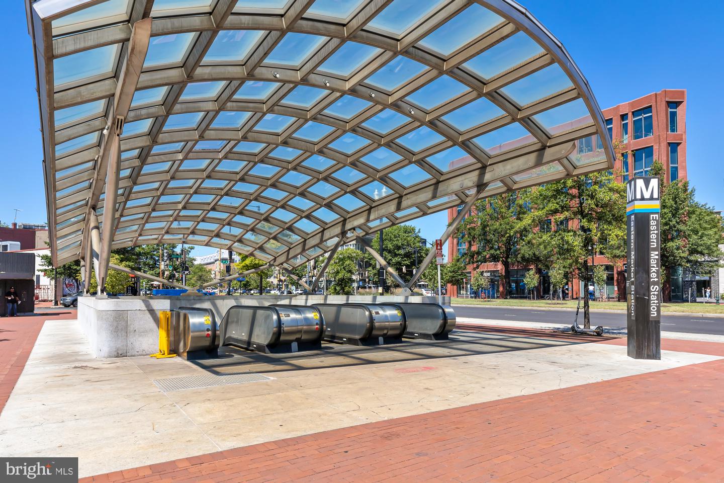 706 L ST SE, WASHINGTON, District Of Columbia 20003, 2 Bedrooms Bedrooms, ,1 BathroomBathrooms,Residential,For sale,706 L ST SE,DCDC2240034 MLS # DCDC2240034