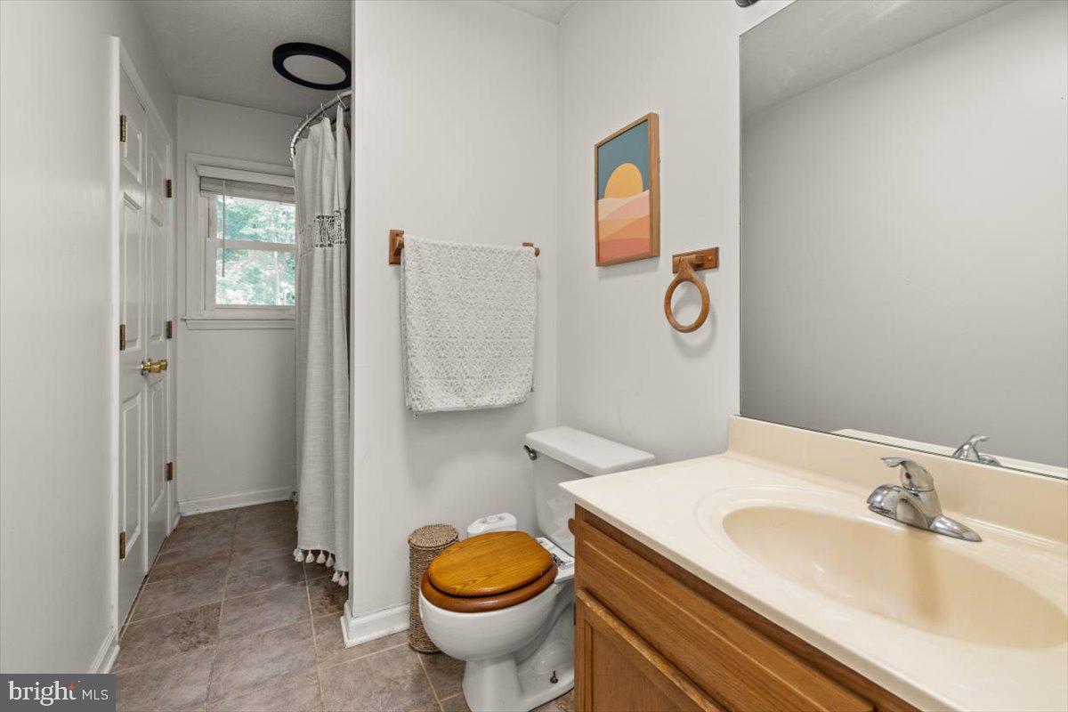 247 ARROWOOD RD, LINDEN, Virginia 22642, 3 Bedrooms Bedrooms, ,2 BathroomsBathrooms,Residential,For sale,247 ARROWOOD RD,VAWR2013054 MLS # VAWR2013054