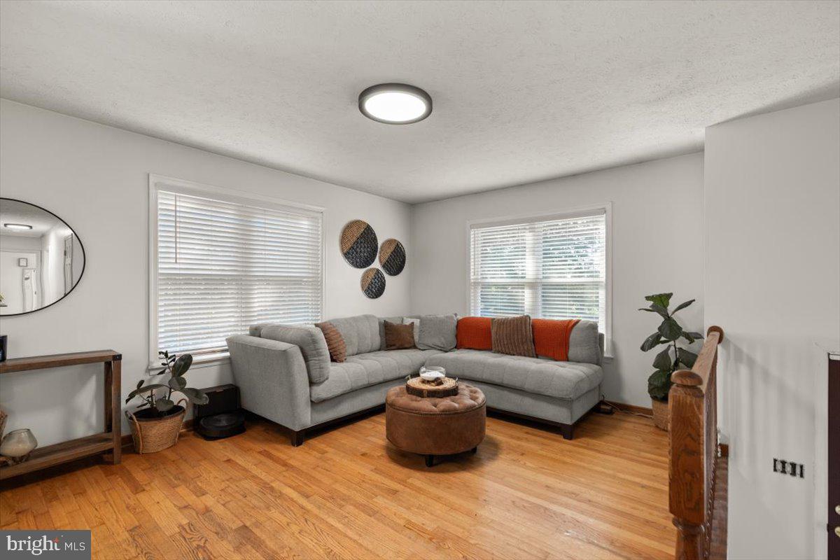 247 ARROWOOD RD, LINDEN, Virginia 22642, 3 Bedrooms Bedrooms, ,2 BathroomsBathrooms,Residential,For sale,247 ARROWOOD RD,VAWR2013054 MLS # VAWR2013054