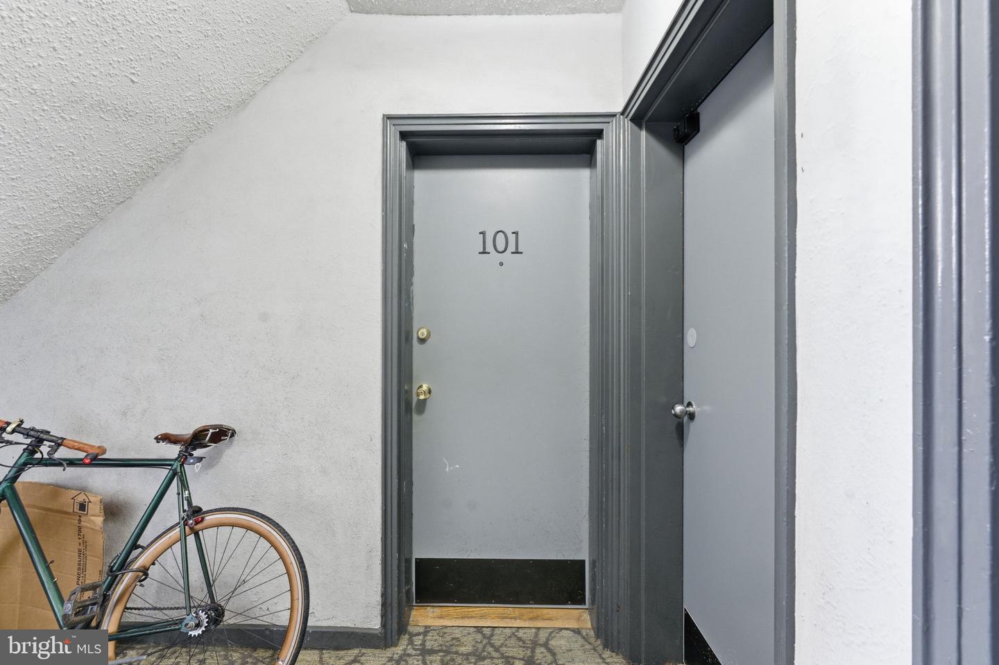 2239 FARRINGTON AVE #05-101, ALEXANDRIA, Virginia 22303, 1 Bedroom Bedrooms, ,1 BathroomBathrooms,Residential,For sale,2239 FARRINGTON AVE #05-101,VAFX2284446 MLS # VAFX2284446