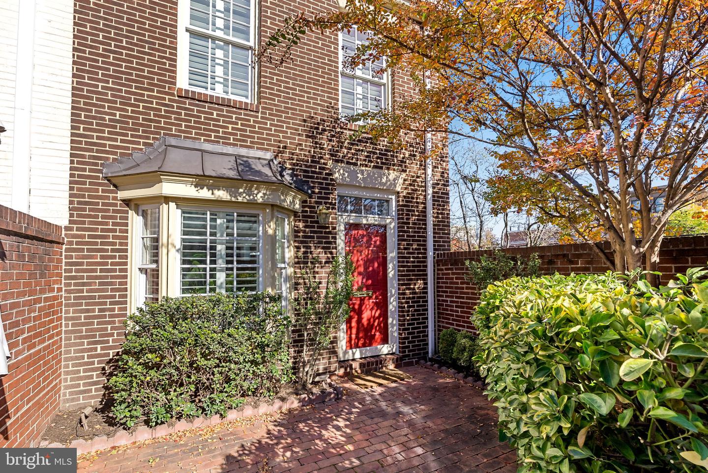 564 N SAINT ASAPH ST N, ALEXANDRIA, Virginia 22314, 2 Bedrooms Bedrooms, ,1 BathroomBathrooms,Residential,For sale,564 N SAINT ASAPH ST N,VAAX2052924 MLS # VAAX2052924