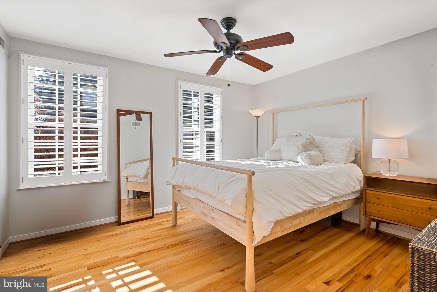 564 N SAINT ASAPH ST N, ALEXANDRIA, Virginia 22314, 2 Bedrooms Bedrooms, ,1 BathroomBathrooms,Residential,For sale,564 N SAINT ASAPH ST N,VAAX2052924 MLS # VAAX2052924