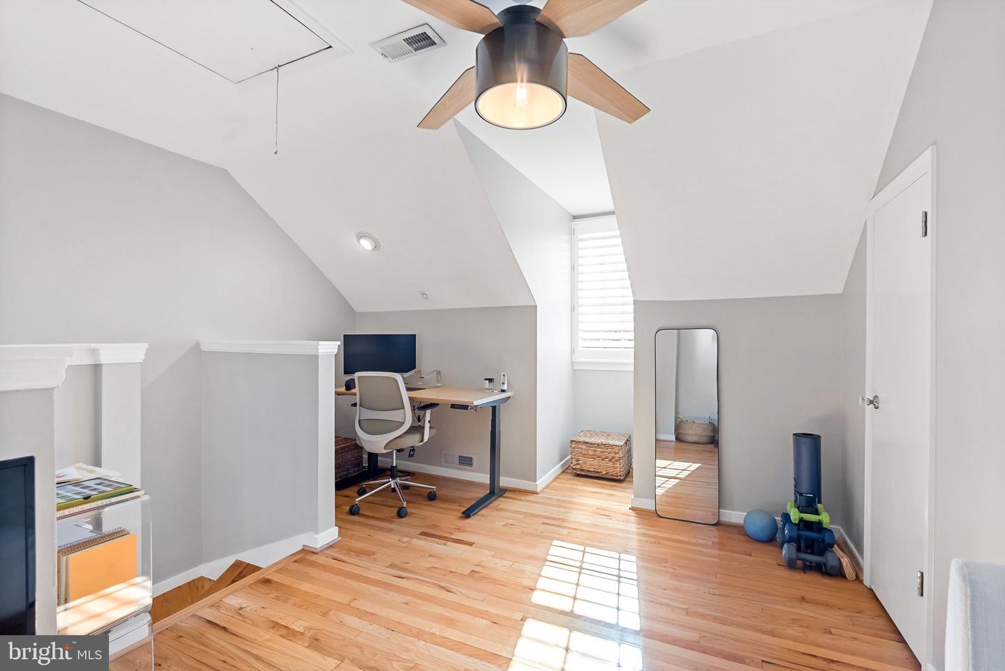 564 N SAINT ASAPH ST N, ALEXANDRIA, Virginia 22314, 2 Bedrooms Bedrooms, ,1 BathroomBathrooms,Residential,For sale,564 N SAINT ASAPH ST N,VAAX2052924 MLS # VAAX2052924