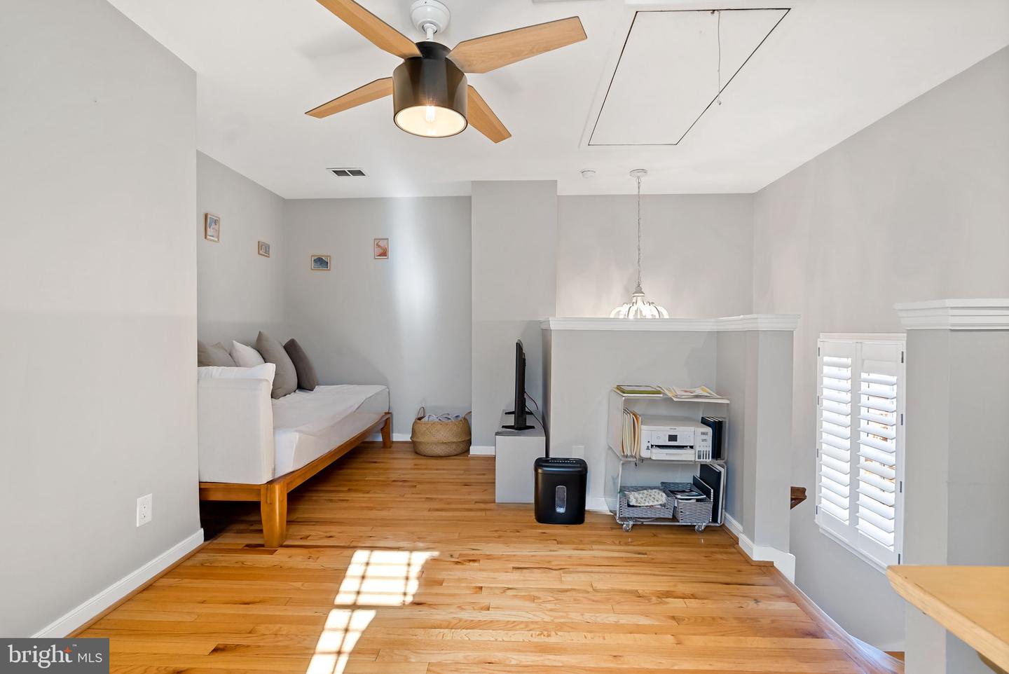 564 N SAINT ASAPH ST N, ALEXANDRIA, Virginia 22314, 2 Bedrooms Bedrooms, ,1 BathroomBathrooms,Residential,For sale,564 N SAINT ASAPH ST N,VAAX2052924 MLS # VAAX2052924