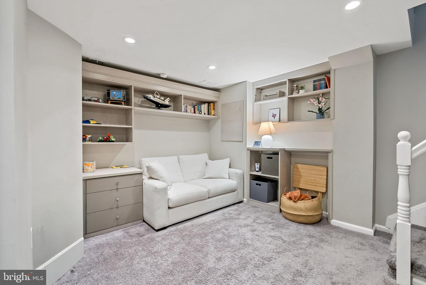 564 N SAINT ASAPH ST N, ALEXANDRIA, Virginia 22314, 2 Bedrooms Bedrooms, ,1 BathroomBathrooms,Residential,For sale,564 N SAINT ASAPH ST N,VAAX2052924 MLS # VAAX2052924