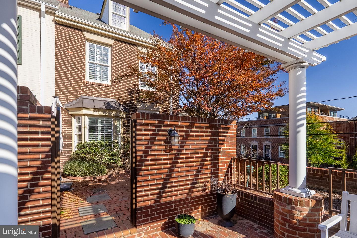 564 N SAINT ASAPH ST N, ALEXANDRIA, Virginia 22314, 2 Bedrooms Bedrooms, ,1 BathroomBathrooms,Residential,For sale,564 N SAINT ASAPH ST N,VAAX2052924 MLS # VAAX2052924