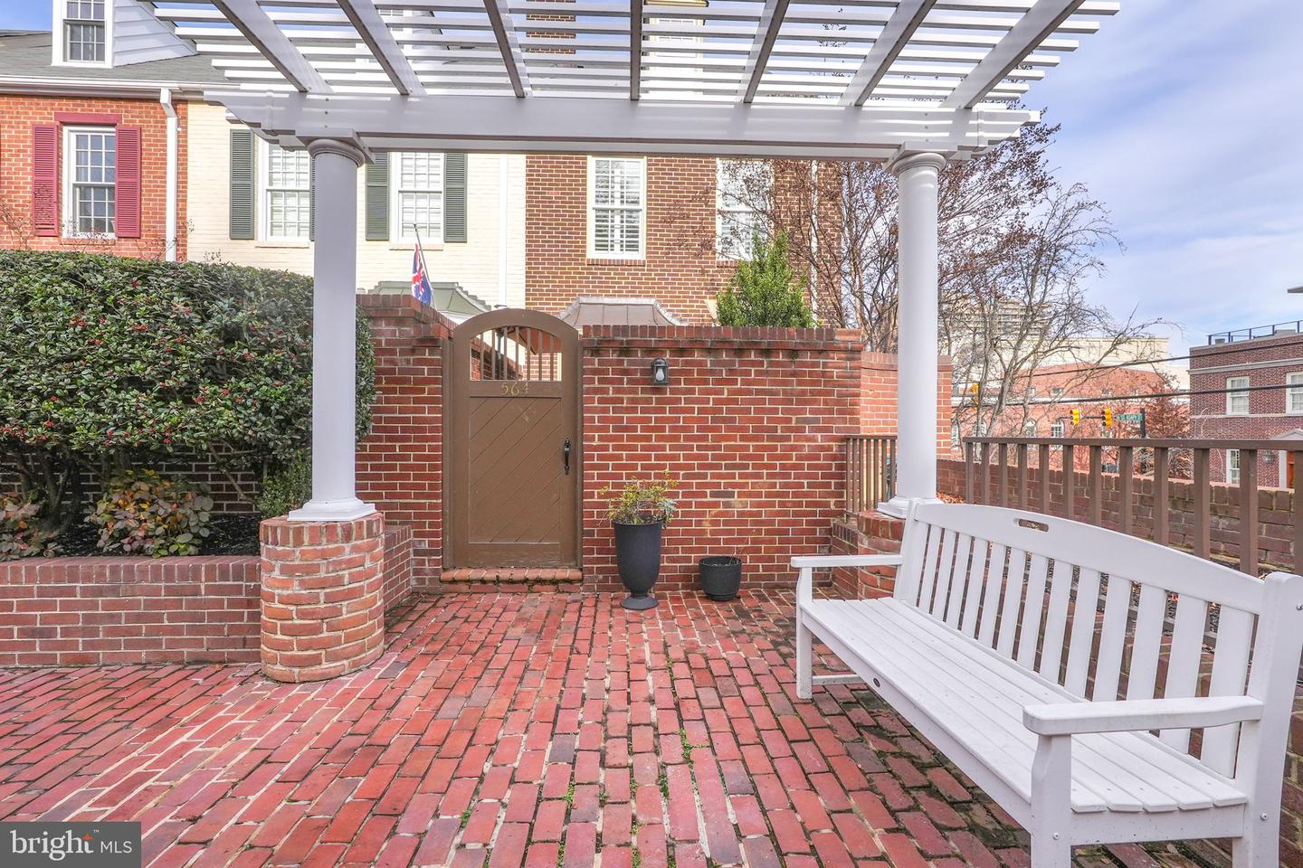 564 N SAINT ASAPH ST N, ALEXANDRIA, Virginia 22314, 2 Bedrooms Bedrooms, ,1 BathroomBathrooms,Residential,For sale,564 N SAINT ASAPH ST N,VAAX2052924 MLS # VAAX2052924