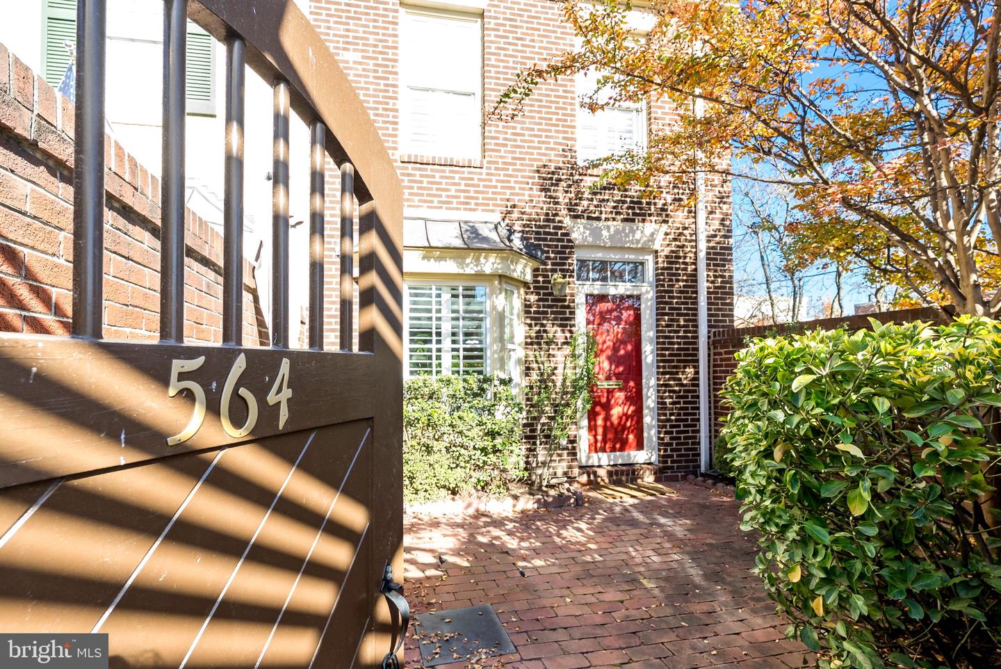 564 N SAINT ASAPH ST N, ALEXANDRIA, Virginia 22314, 2 Bedrooms Bedrooms, ,1 BathroomBathrooms,Residential,For sale,564 N SAINT ASAPH ST N,VAAX2052924 MLS # VAAX2052924
