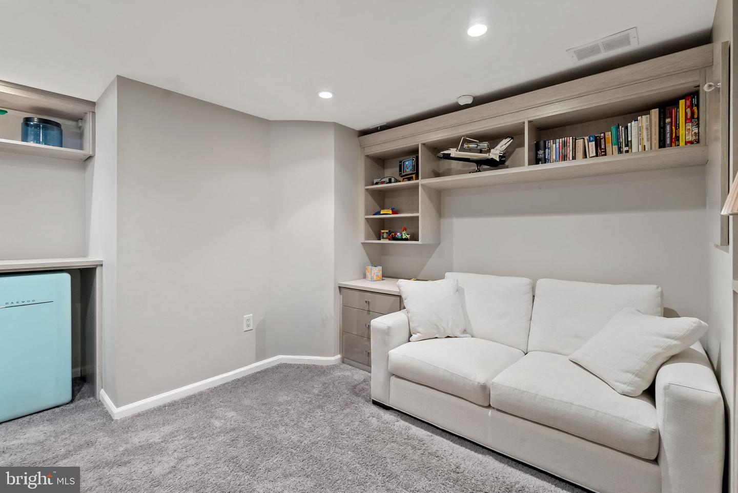 564 N SAINT ASAPH ST N, ALEXANDRIA, Virginia 22314, 2 Bedrooms Bedrooms, ,1 BathroomBathrooms,Residential,For sale,564 N SAINT ASAPH ST N,VAAX2052924 MLS # VAAX2052924