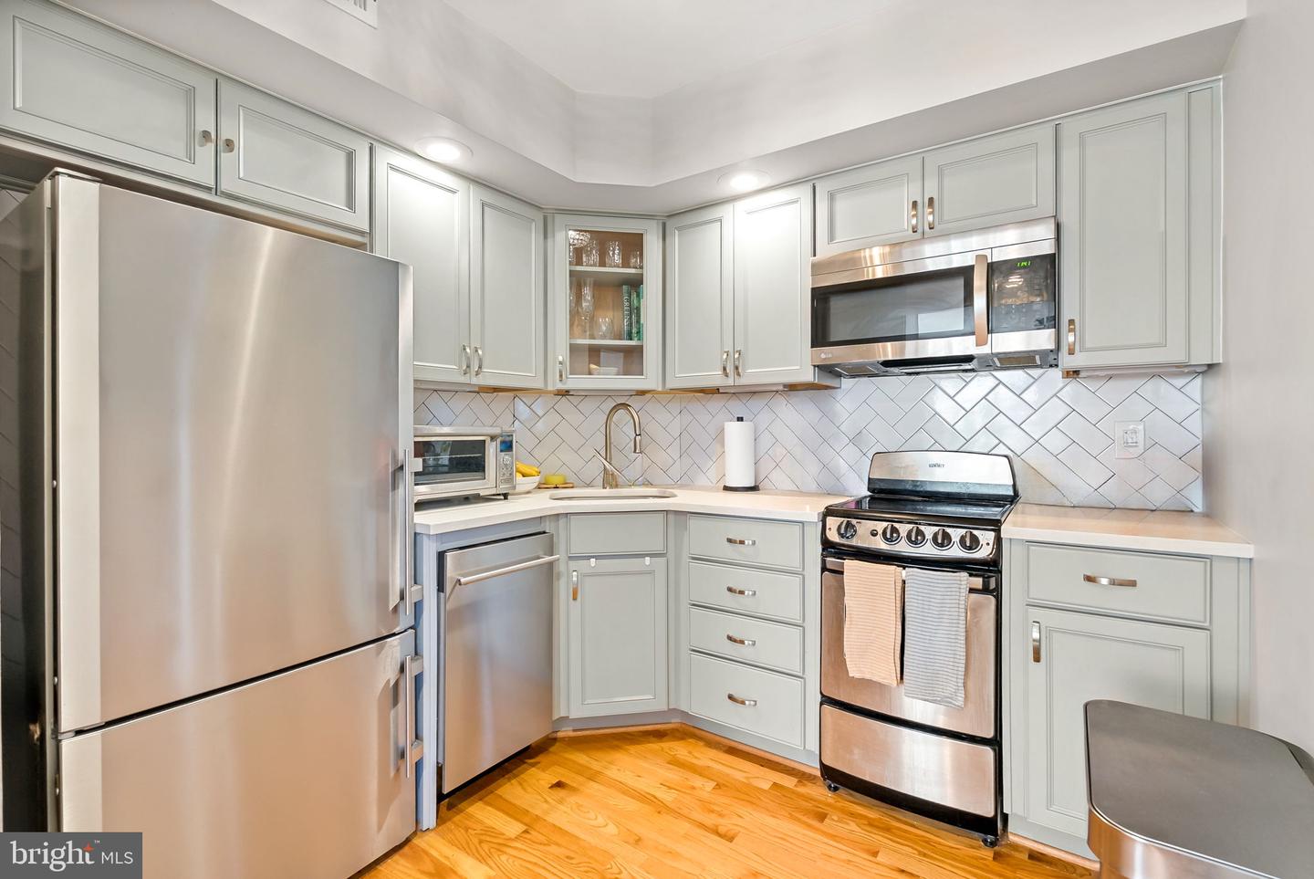 564 N SAINT ASAPH ST N, ALEXANDRIA, Virginia 22314, 2 Bedrooms Bedrooms, ,1 BathroomBathrooms,Residential,For sale,564 N SAINT ASAPH ST N,VAAX2052924 MLS # VAAX2052924