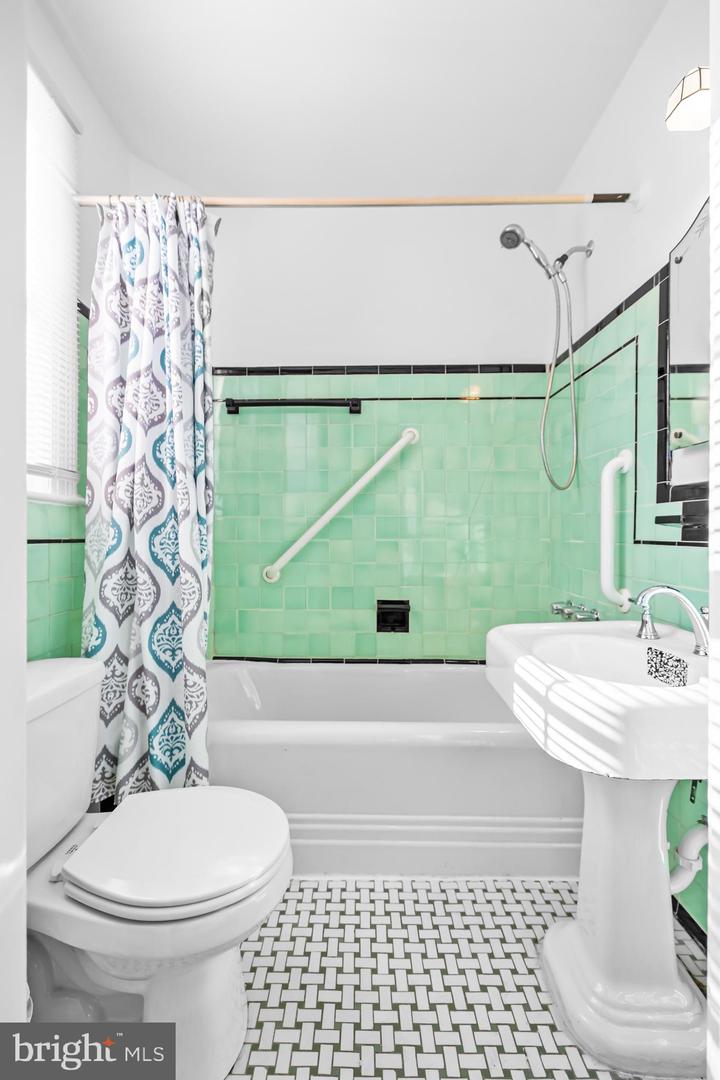 619 QUACKENBOS ST NW, WASHINGTON, District Of Columbia 20011, 3 Bedrooms Bedrooms, ,2 BathroomsBathrooms,Residential,For sale,619 QUACKENBOS ST NW,DCDC2240098 MLS # DCDC2240098