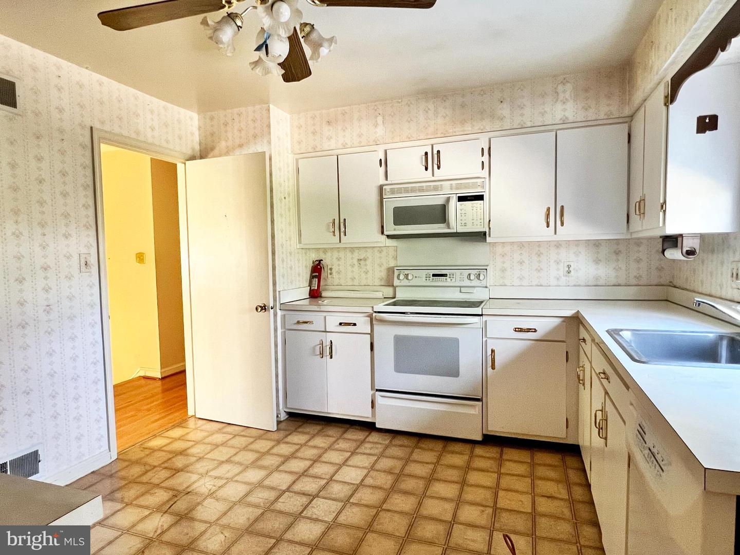 6234 OLD TELEGRAPH RD, ALEXANDRIA, Virginia 22310, 4 Bedrooms Bedrooms, ,3 BathroomsBathrooms,Residential,For sale,6234 OLD TELEGRAPH RD,VAFX2284532 MLS # VAFX2284532