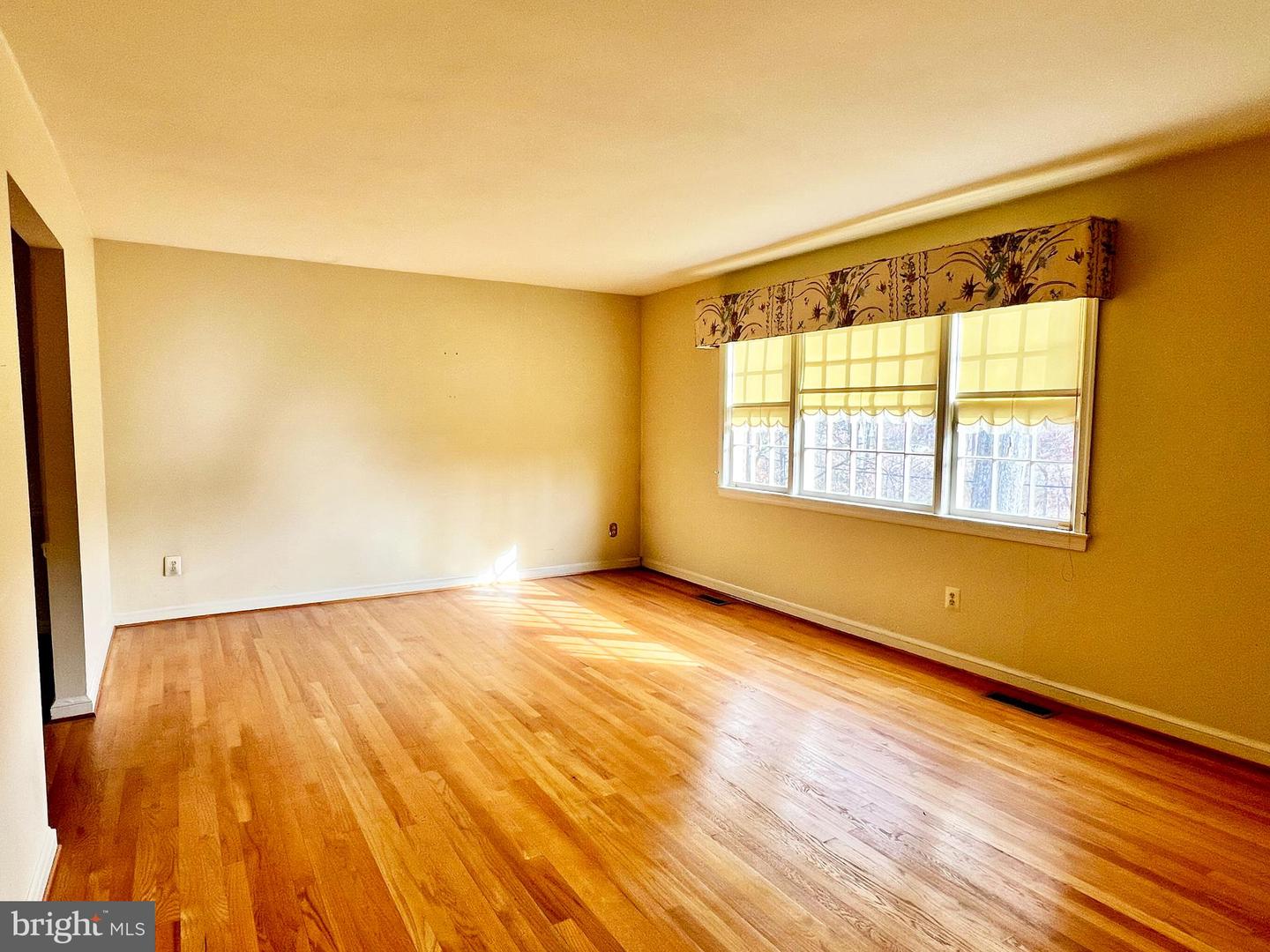 6234 OLD TELEGRAPH RD, ALEXANDRIA, Virginia 22310, 4 Bedrooms Bedrooms, ,3 BathroomsBathrooms,Residential,For sale,6234 OLD TELEGRAPH RD,VAFX2284532 MLS # VAFX2284532