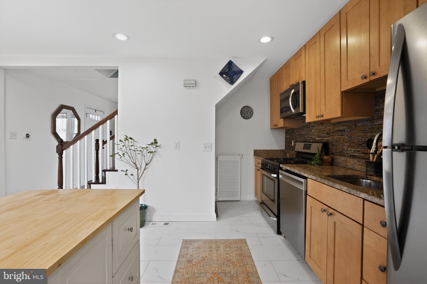 2604 S TROY ST S, ARLINGTON, Virginia 22206, 3 Bedrooms Bedrooms, ,2 BathroomsBathrooms,Residential,For sale,2604 S TROY ST S,VAAR2067434 MLS # VAAR2067434