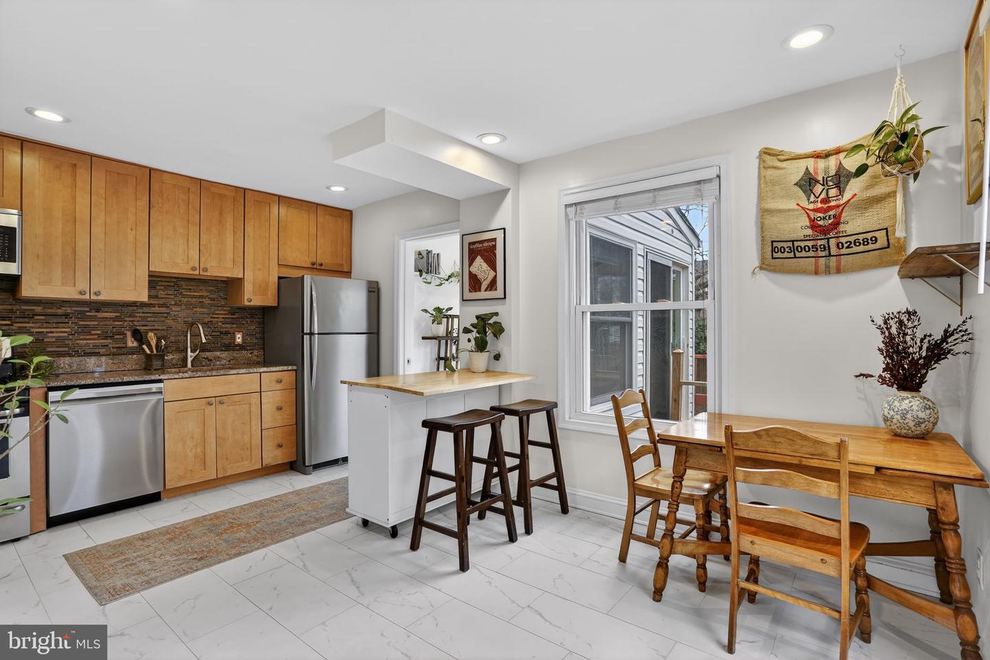 2604 S TROY ST S, ARLINGTON, Virginia 22206, 3 Bedrooms Bedrooms, ,2 BathroomsBathrooms,Residential,For sale,2604 S TROY ST S,VAAR2067434 MLS # VAAR2067434