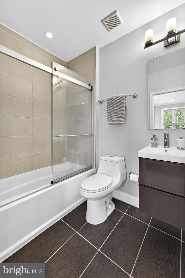 1217 I ST NE, WASHINGTON, District Of Columbia 20002, 3 Bedrooms Bedrooms, ,2 BathroomsBathrooms,Residential,For sale,1217 I ST NE,DCDC2240528 MLS # DCDC2240528