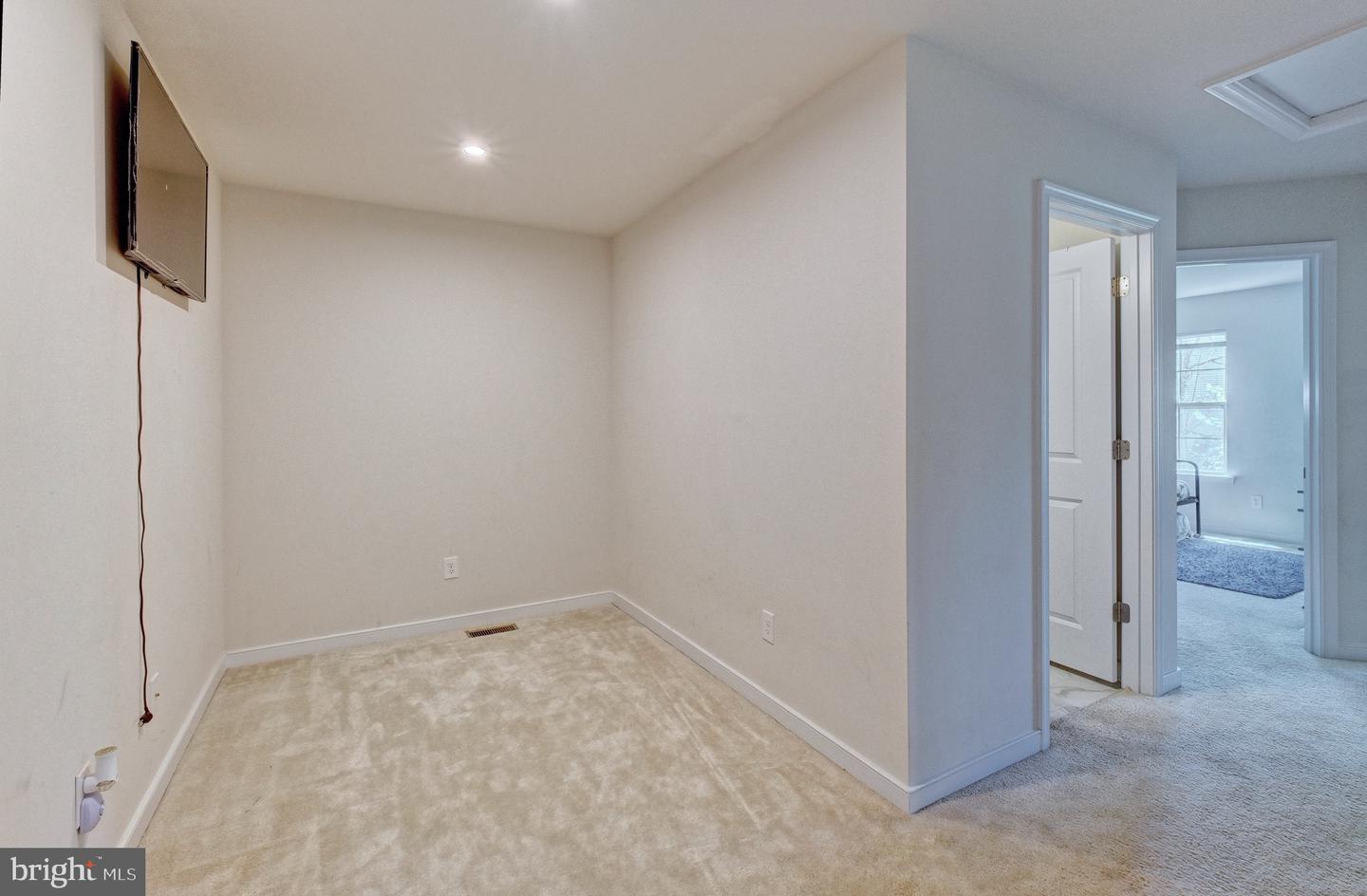 3375 WINSFORD WAY, RICHMOND, Virginia 23231, 3 Bedrooms Bedrooms, 9 Rooms Rooms,2 BathroomsBathrooms,Residential,For sale,3375 WINSFORD WAY,VAHN2001136 MLS # VAHN2001136