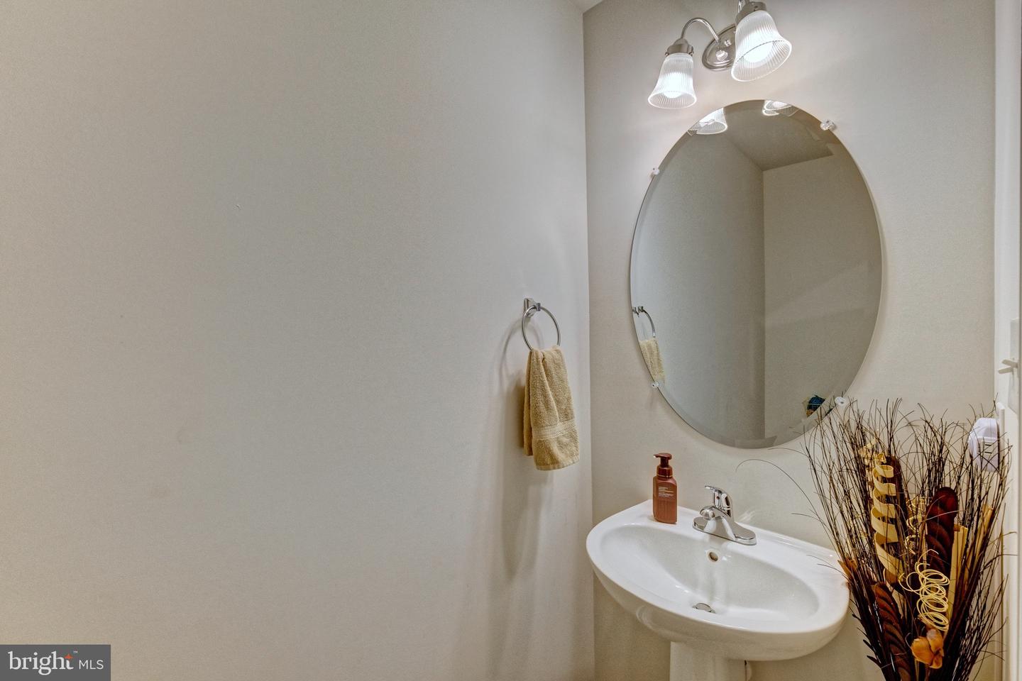 3375 WINSFORD WAY, RICHMOND, Virginia 23231, 3 Bedrooms Bedrooms, 9 Rooms Rooms,2 BathroomsBathrooms,Residential,For sale,3375 WINSFORD WAY,VAHN2001136 MLS # VAHN2001136