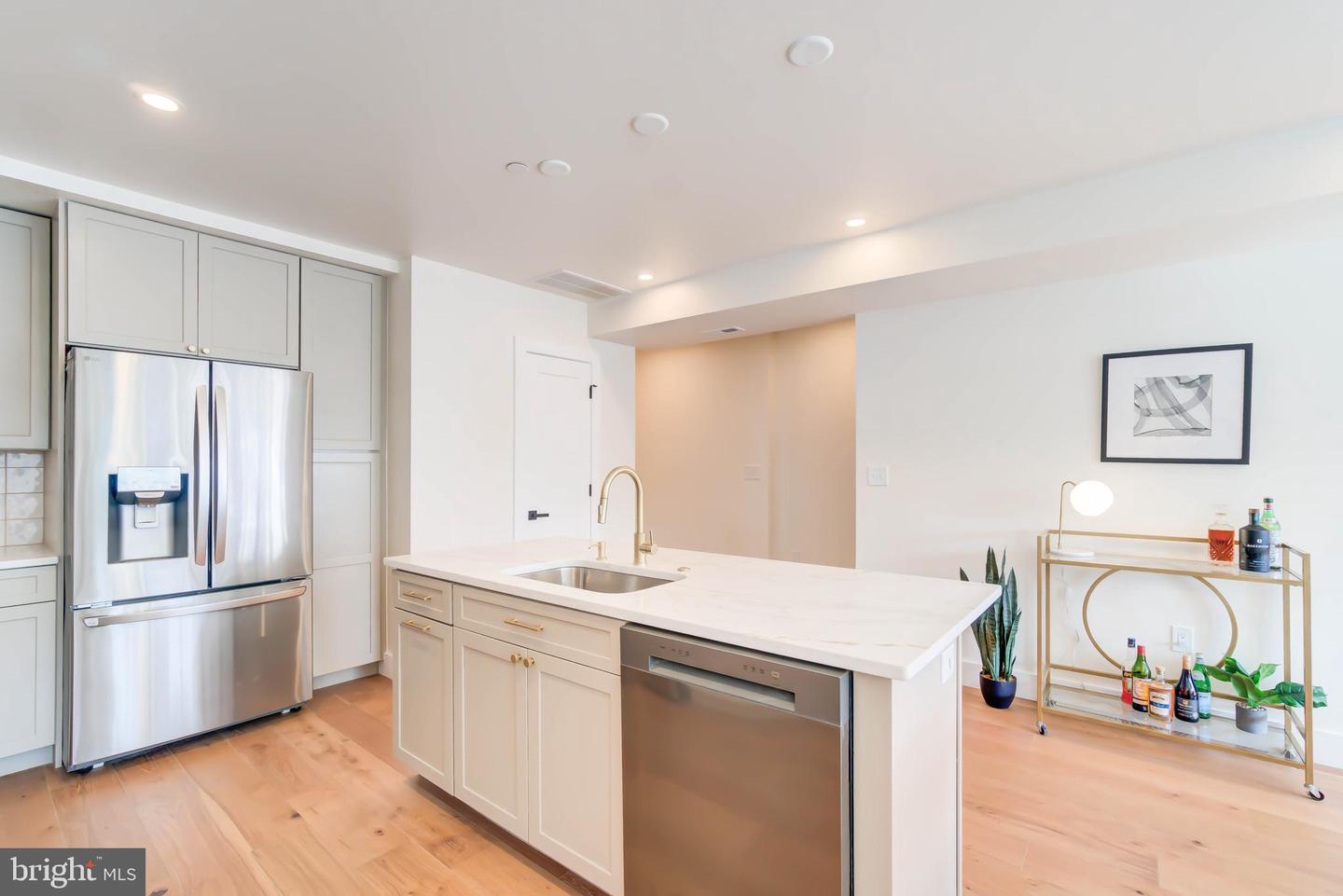 318 WEBSTER ST NW #PH, WASHINGTON, District Of Columbia 20011, 3 Bedrooms Bedrooms, ,2 BathroomsBathrooms,Residential,For sale,318 WEBSTER ST NW #PH,DCDC2240568 MLS # DCDC2240568