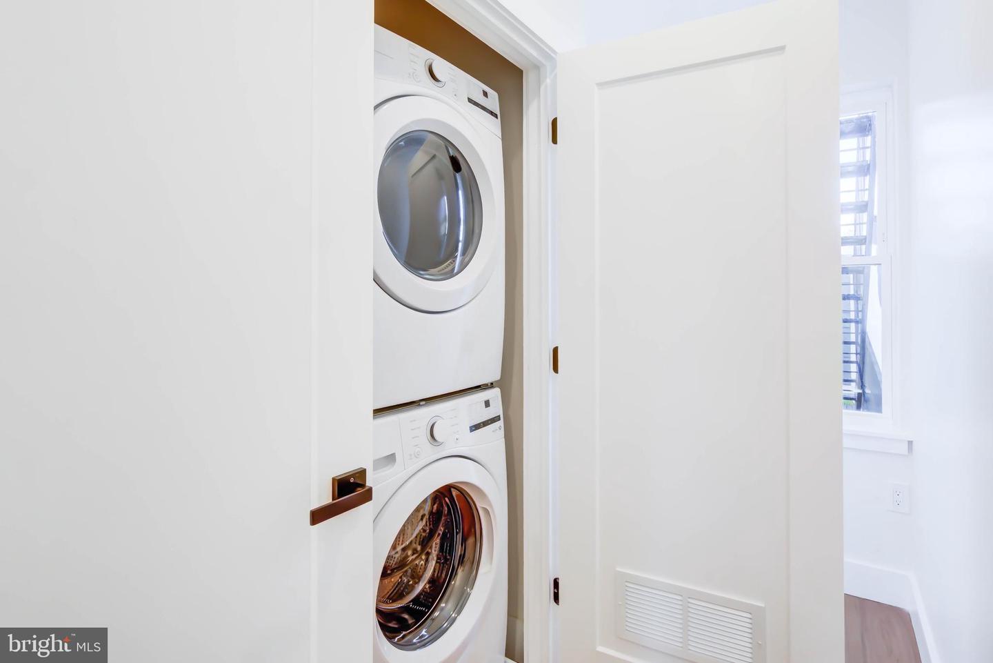 318 WEBSTER ST NW #PH, WASHINGTON, District Of Columbia 20011, 3 Bedrooms Bedrooms, ,2 BathroomsBathrooms,Residential,For sale,318 WEBSTER ST NW #PH,DCDC2240568 MLS # DCDC2240568