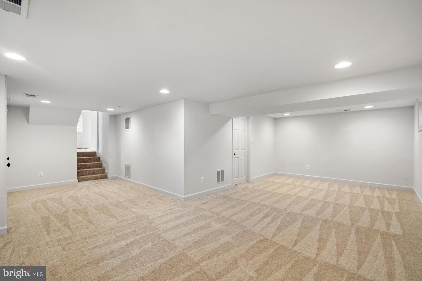 1726 BALDWIN DR, MCLEAN, Virginia 22101, 3 Bedrooms Bedrooms, 6 Rooms Rooms,3 BathroomsBathrooms,Residential,For sale,1726 BALDWIN DR,VAFX2284910 MLS # VAFX2284910