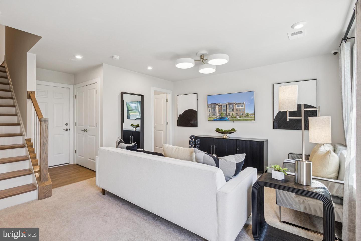 13714 COBBLE LOOP, WOODBRIDGE, Virginia 22193, 3 Bedrooms Bedrooms, ,3 BathroomsBathrooms,Residential,For sale,13714 COBBLE LOOP,VAPW2110208 MLS # VAPW2110208