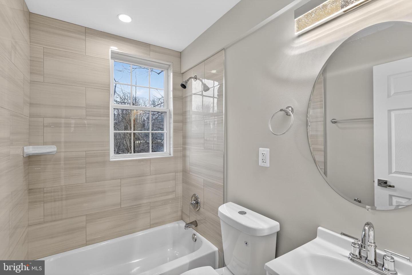 5006 COLUMBIA PIKE #A, ARLINGTON, Virginia 22204, 2 Bedrooms Bedrooms, ,1 BathroomBathrooms,Residential,For sale,5006 COLUMBIA PIKE #A,VAAR2067440 MLS # VAAR2067440