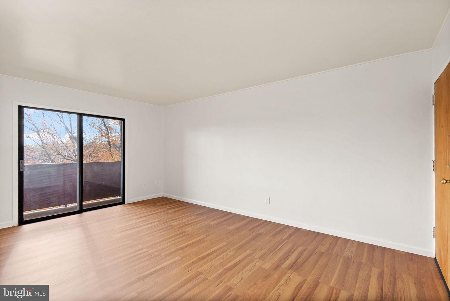 1525 S GEORGE MASON DR #21, ARLINGTON, Virginia 22204, 2 Bedrooms Bedrooms, ,1 BathroomBathrooms,Residential,For sale,1525 S GEORGE MASON DR #21,VAAR2067436 MLS # VAAR2067436