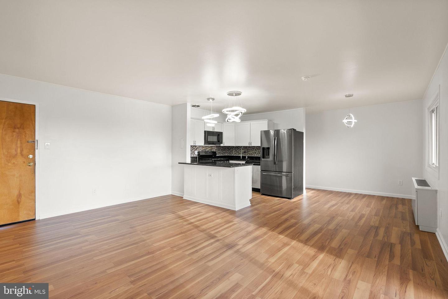 1525 S GEORGE MASON DR #21, ARLINGTON, Virginia 22204, 2 Bedrooms Bedrooms, ,1 BathroomBathrooms,Residential,For sale,1525 S GEORGE MASON DR #21,VAAR2067436 MLS # VAAR2067436