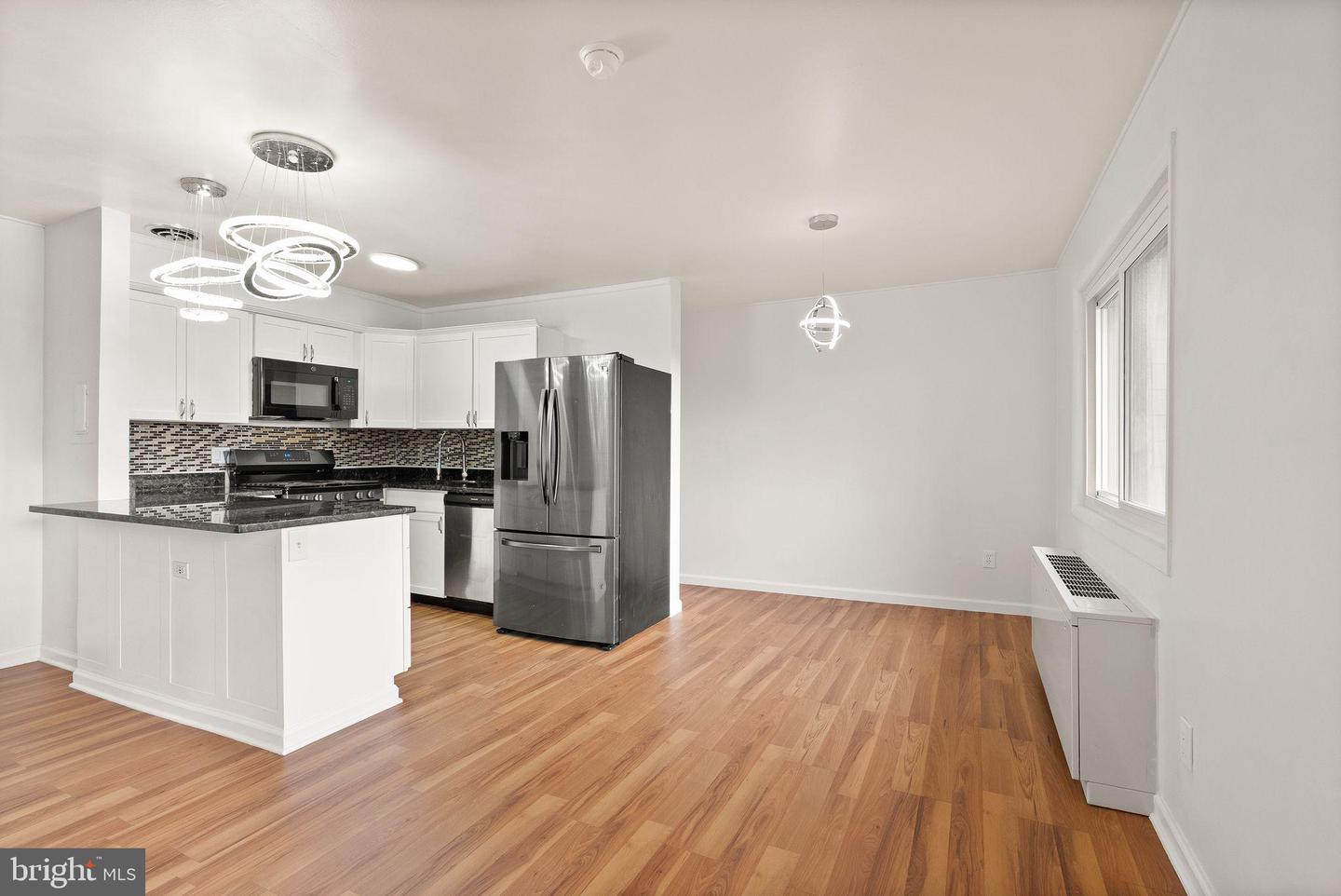 1525 S GEORGE MASON DR #21, ARLINGTON, Virginia 22204, 2 Bedrooms Bedrooms, ,1 BathroomBathrooms,Residential,For sale,1525 S GEORGE MASON DR #21,VAAR2067436 MLS # VAAR2067436