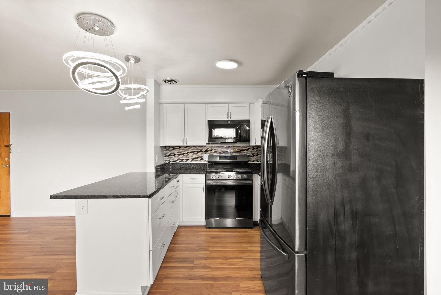 1525 S GEORGE MASON DR #21, ARLINGTON, Virginia 22204, 2 Bedrooms Bedrooms, ,1 BathroomBathrooms,Residential,For sale,1525 S GEORGE MASON DR #21,VAAR2067436 MLS # VAAR2067436