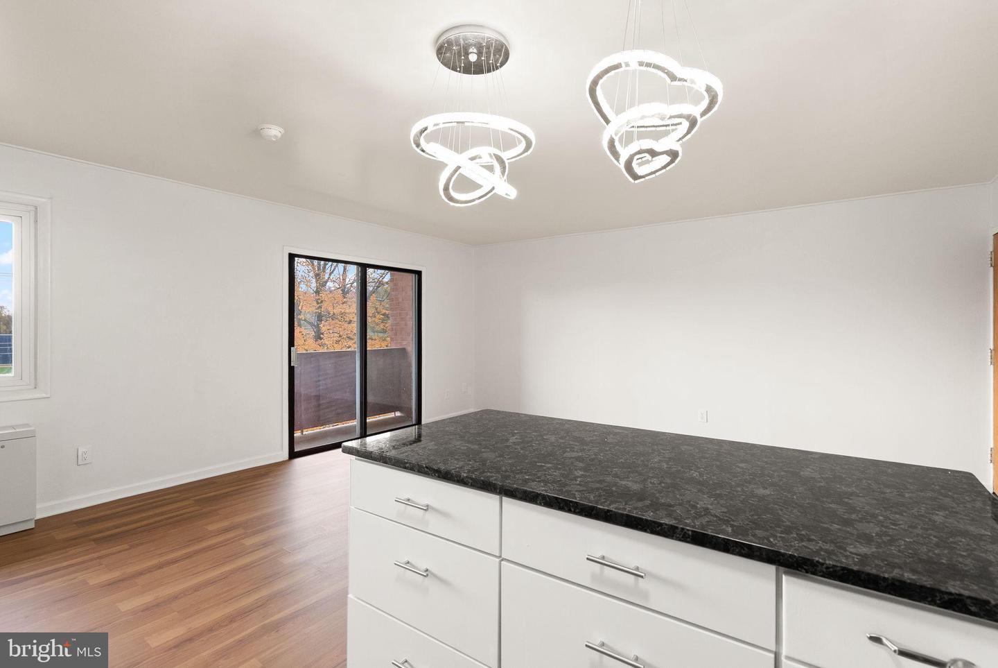 1525 S GEORGE MASON DR #21, ARLINGTON, Virginia 22204, 2 Bedrooms Bedrooms, ,1 BathroomBathrooms,Residential,For sale,1525 S GEORGE MASON DR #21,VAAR2067436 MLS # VAAR2067436