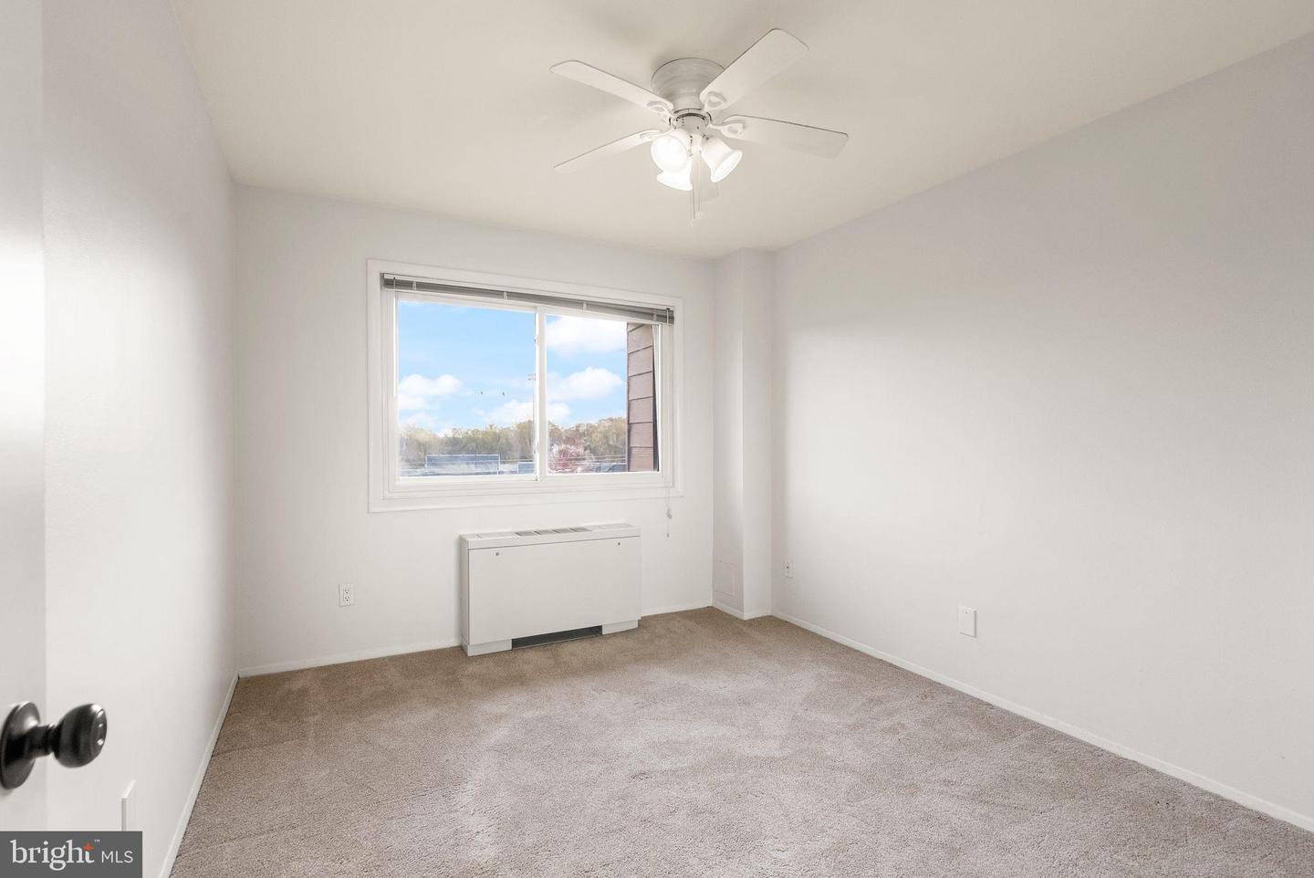 1525 S GEORGE MASON DR #21, ARLINGTON, Virginia 22204, 2 Bedrooms Bedrooms, ,1 BathroomBathrooms,Residential,For sale,1525 S GEORGE MASON DR #21,VAAR2067436 MLS # VAAR2067436