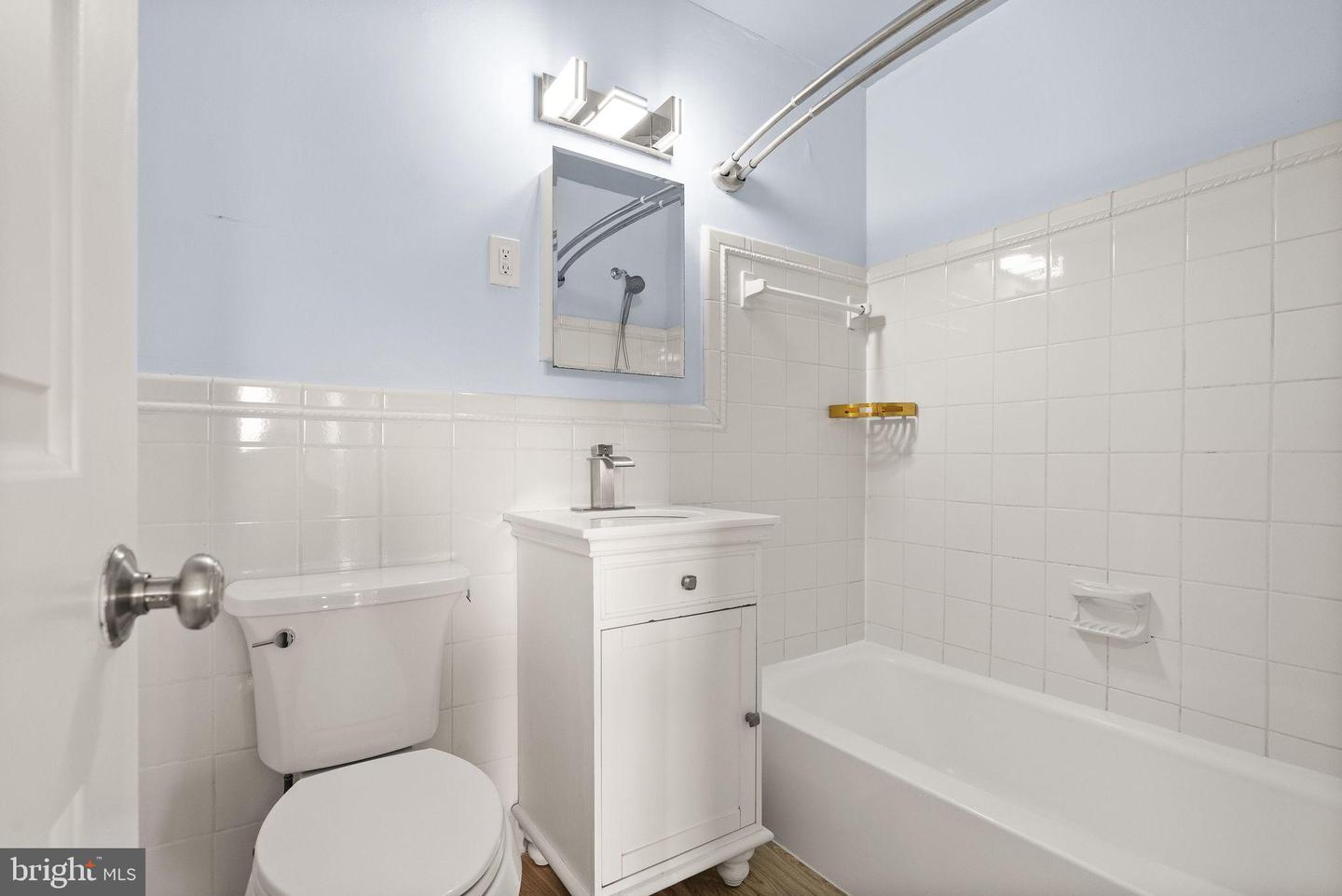 1525 S GEORGE MASON DR #21, ARLINGTON, Virginia 22204, 2 Bedrooms Bedrooms, ,1 BathroomBathrooms,Residential,For sale,1525 S GEORGE MASON DR #21,VAAR2067436 MLS # VAAR2067436