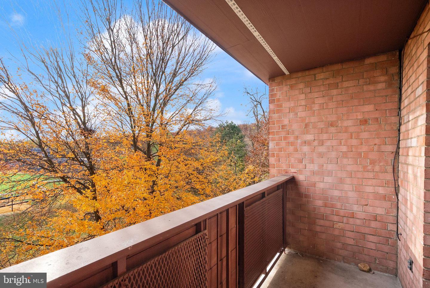 1525 S GEORGE MASON DR #21, ARLINGTON, Virginia 22204, 2 Bedrooms Bedrooms, ,1 BathroomBathrooms,Residential,For sale,1525 S GEORGE MASON DR #21,VAAR2067436 MLS # VAAR2067436