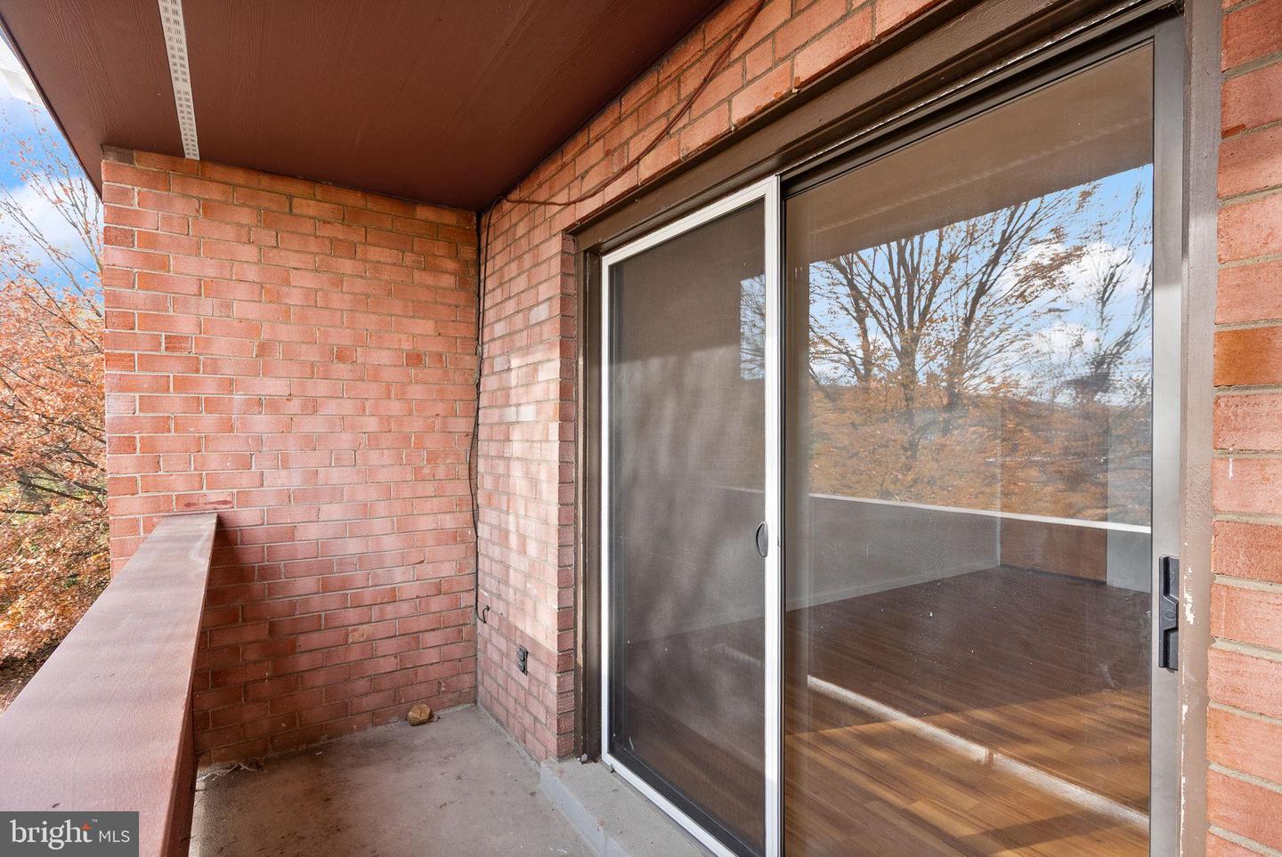 1525 S GEORGE MASON DR #21, ARLINGTON, Virginia 22204, 2 Bedrooms Bedrooms, ,1 BathroomBathrooms,Residential,For sale,1525 S GEORGE MASON DR #21,VAAR2067436 MLS # VAAR2067436