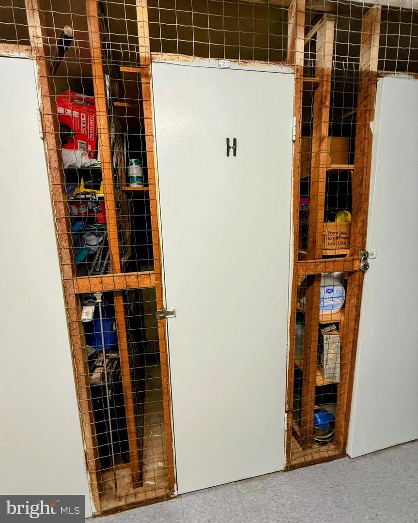 1525 S GEORGE MASON DR #21, ARLINGTON, Virginia 22204, 2 Bedrooms Bedrooms, ,1 BathroomBathrooms,Residential,For sale,1525 S GEORGE MASON DR #21,VAAR2067436 MLS # VAAR2067436