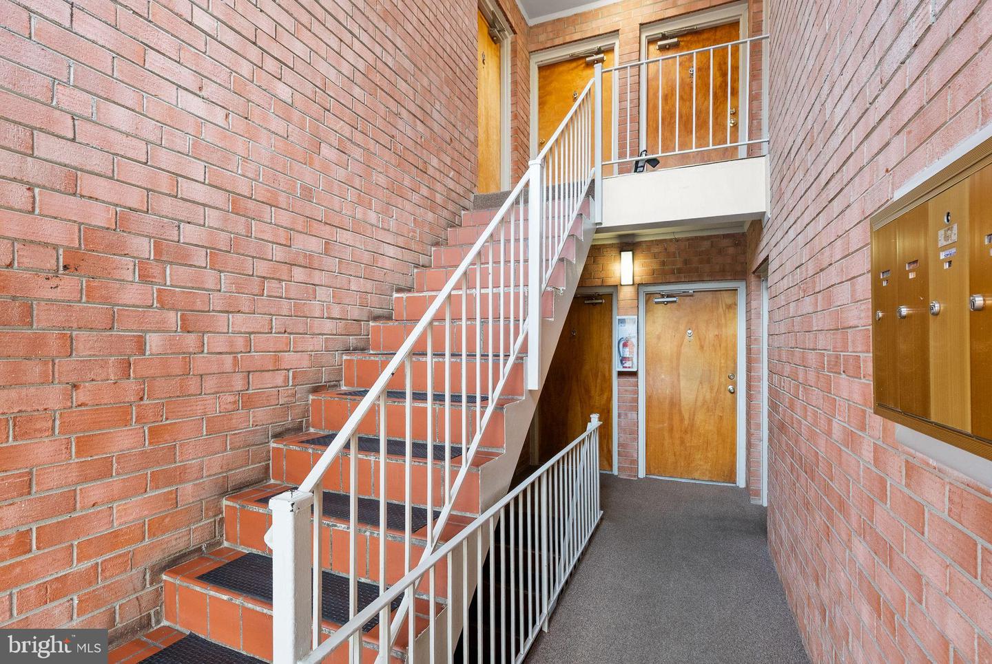 1525 S GEORGE MASON DR #21, ARLINGTON, Virginia 22204, 2 Bedrooms Bedrooms, ,1 BathroomBathrooms,Residential,For sale,1525 S GEORGE MASON DR #21,VAAR2067436 MLS # VAAR2067436