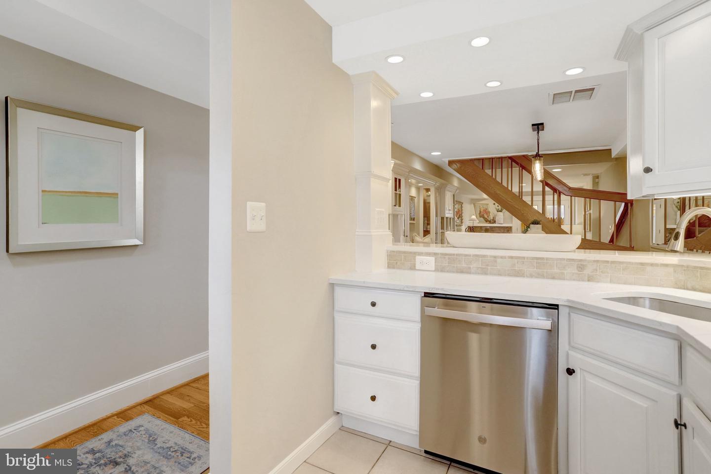 306 N ALFRED ST, ALEXANDRIA, Virginia 22314, 3 Bedrooms Bedrooms, 8 Rooms Rooms,2 BathroomsBathrooms,Residential,For sale,306 N ALFRED ST,VAAX2052950 MLS # VAAX2052950