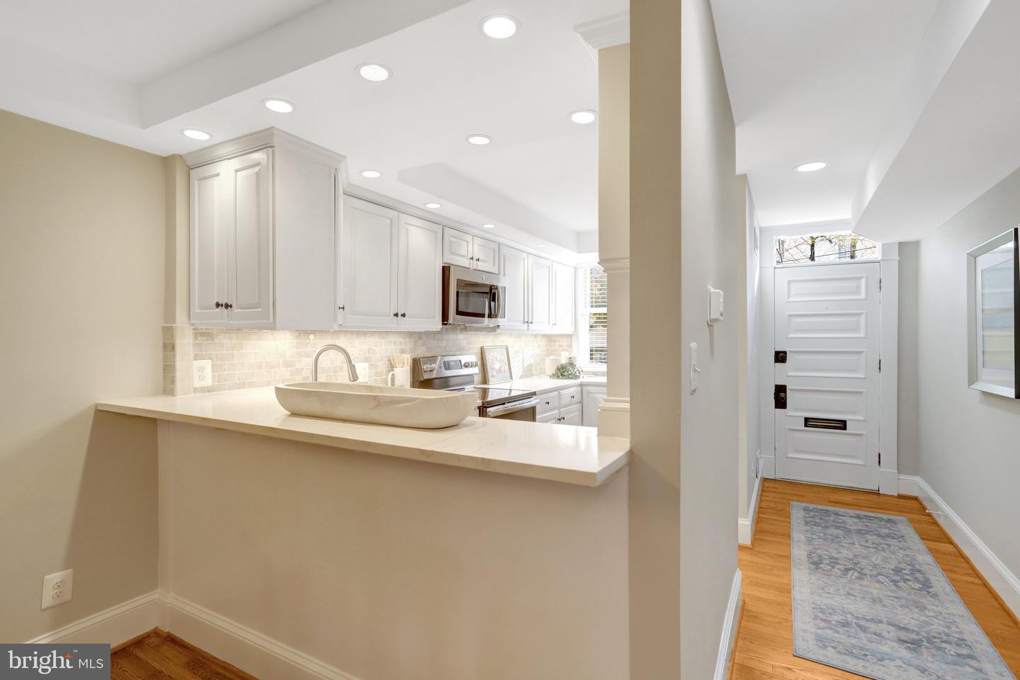 306 N ALFRED ST, ALEXANDRIA, Virginia 22314, 3 Bedrooms Bedrooms, 8 Rooms Rooms,2 BathroomsBathrooms,Residential,For sale,306 N ALFRED ST,VAAX2052950 MLS # VAAX2052950