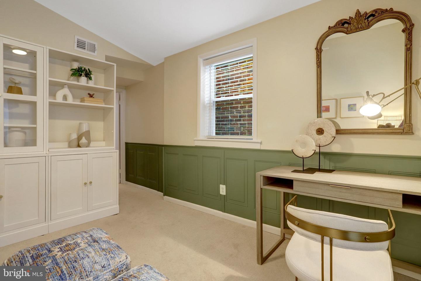 306 N ALFRED ST, ALEXANDRIA, Virginia 22314, 3 Bedrooms Bedrooms, 8 Rooms Rooms,2 BathroomsBathrooms,Residential,For sale,306 N ALFRED ST,VAAX2052950 MLS # VAAX2052950