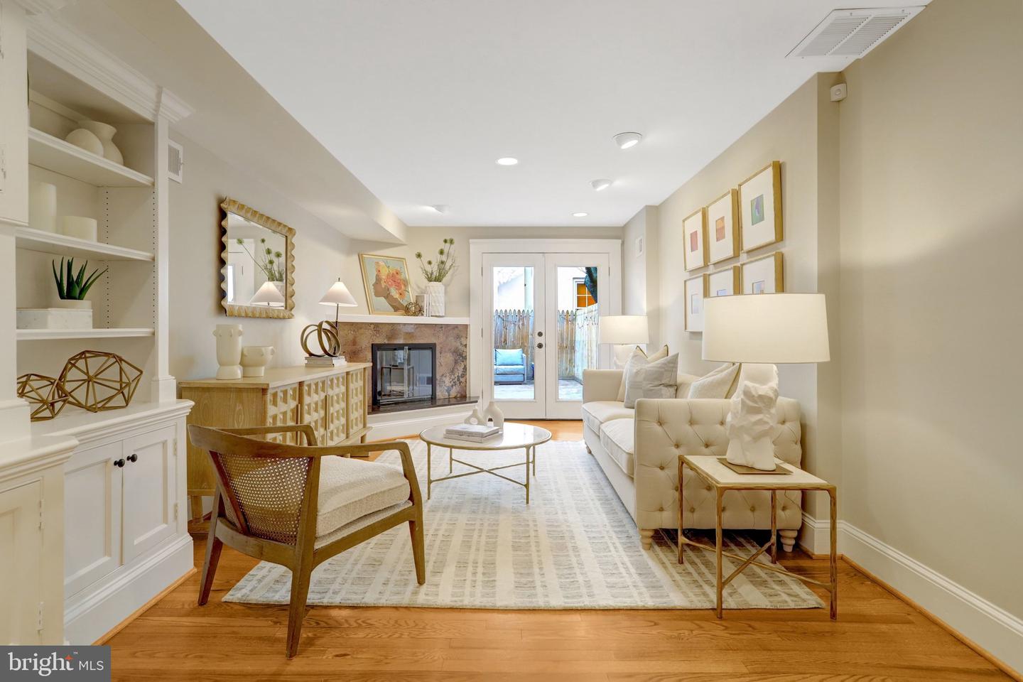 306 N ALFRED ST, ALEXANDRIA, Virginia 22314, 3 Bedrooms Bedrooms, 8 Rooms Rooms,2 BathroomsBathrooms,Residential,For sale,306 N ALFRED ST,VAAX2052950 MLS # VAAX2052950