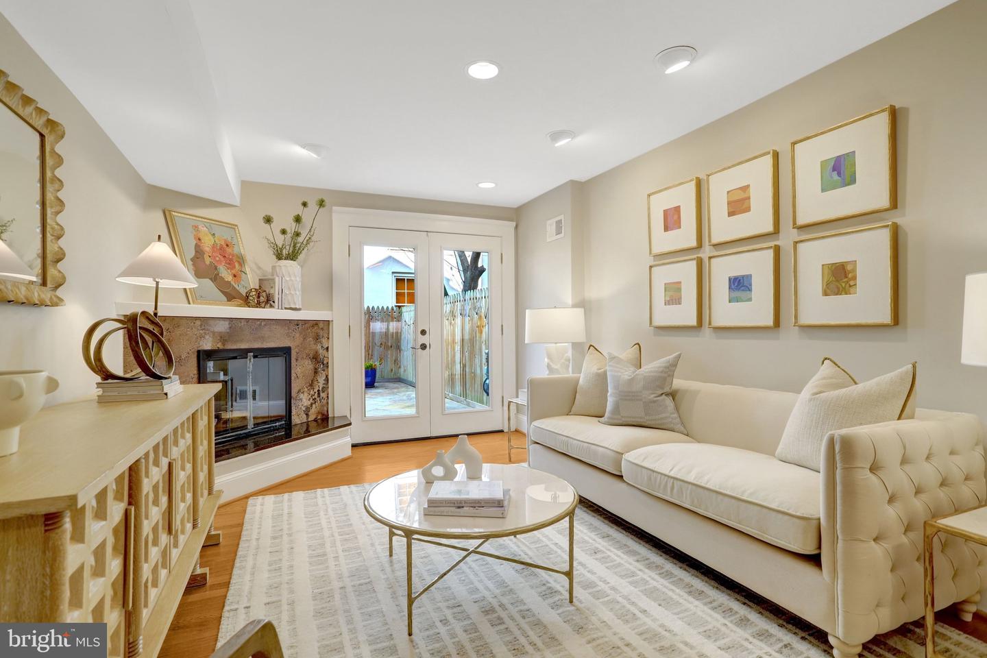 306 N ALFRED ST, ALEXANDRIA, Virginia 22314, 3 Bedrooms Bedrooms, 8 Rooms Rooms,2 BathroomsBathrooms,Residential,For sale,306 N ALFRED ST,VAAX2052950 MLS # VAAX2052950