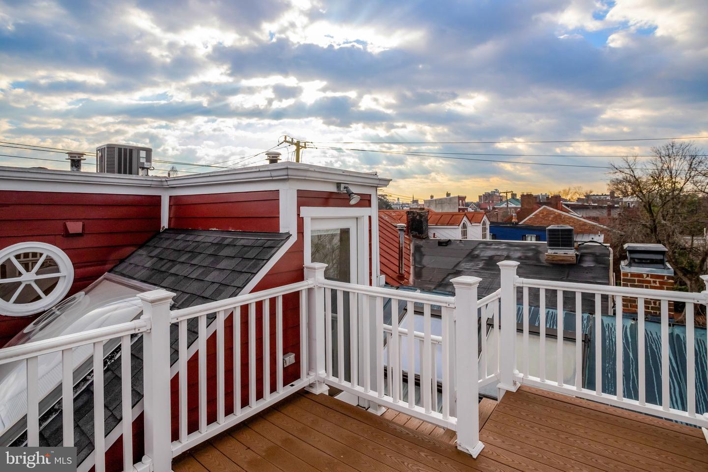 306 N ALFRED ST, ALEXANDRIA, Virginia 22314, 3 Bedrooms Bedrooms, 8 Rooms Rooms,2 BathroomsBathrooms,Residential,For sale,306 N ALFRED ST,VAAX2052950 MLS # VAAX2052950