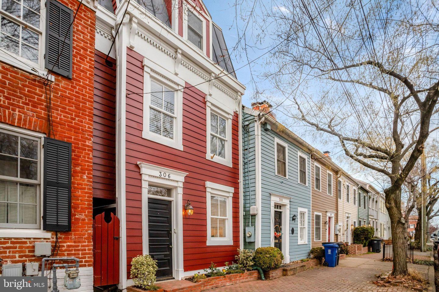 306 N ALFRED ST, ALEXANDRIA, Virginia 22314, 3 Bedrooms Bedrooms, 8 Rooms Rooms,2 BathroomsBathrooms,Residential,For sale,306 N ALFRED ST,VAAX2052950 MLS # VAAX2052950