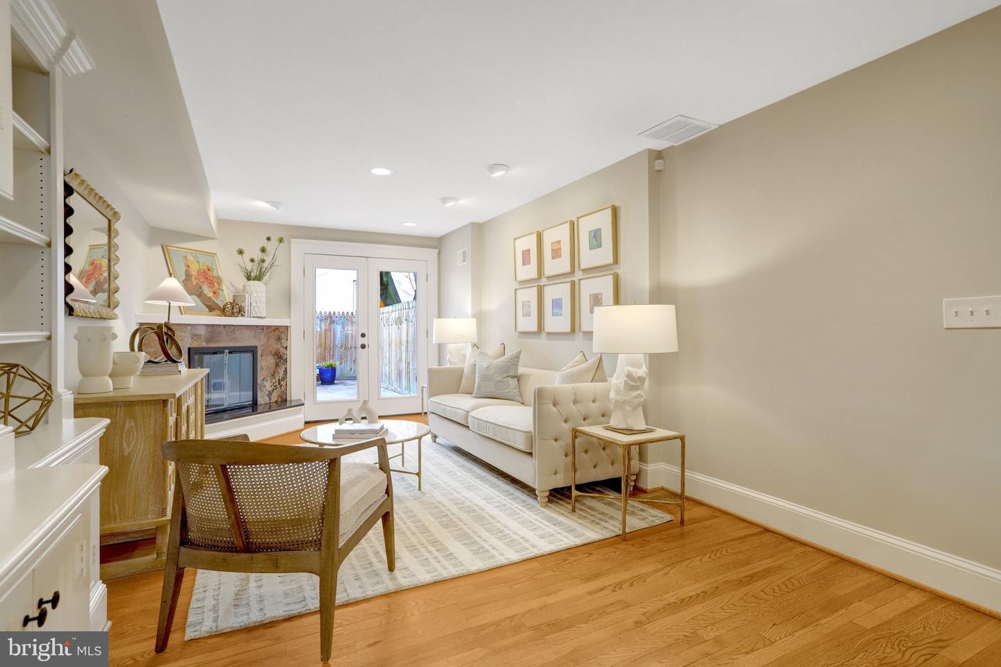 306 N ALFRED ST, ALEXANDRIA, Virginia 22314, 3 Bedrooms Bedrooms, 8 Rooms Rooms,2 BathroomsBathrooms,Residential,For sale,306 N ALFRED ST,VAAX2052950 MLS # VAAX2052950