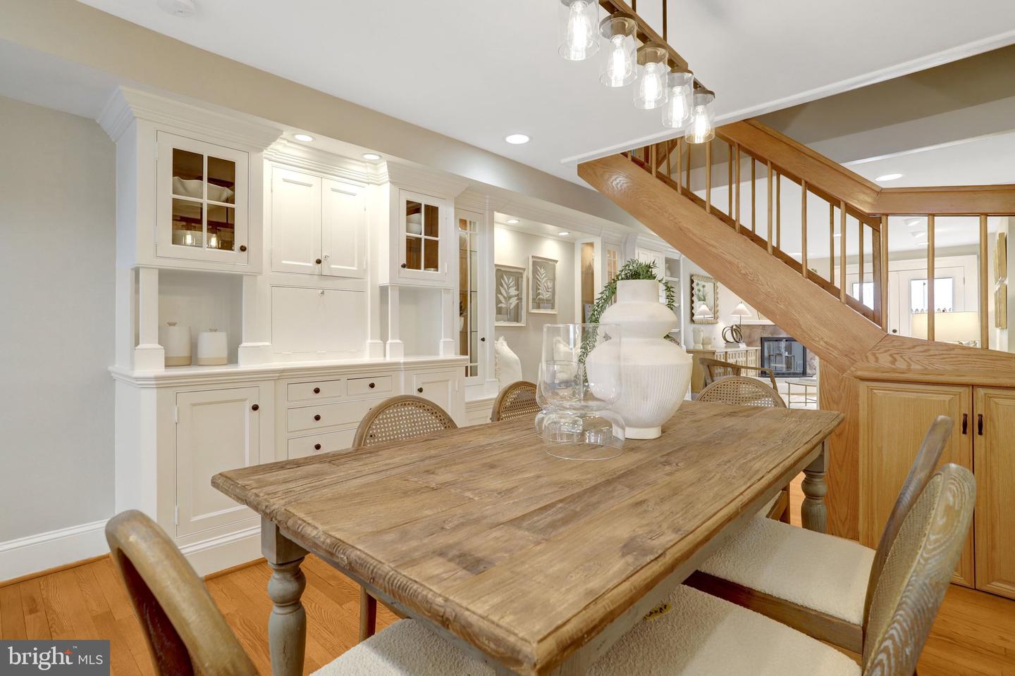 306 N ALFRED ST, ALEXANDRIA, Virginia 22314, 3 Bedrooms Bedrooms, 8 Rooms Rooms,2 BathroomsBathrooms,Residential,For sale,306 N ALFRED ST,VAAX2052950 MLS # VAAX2052950