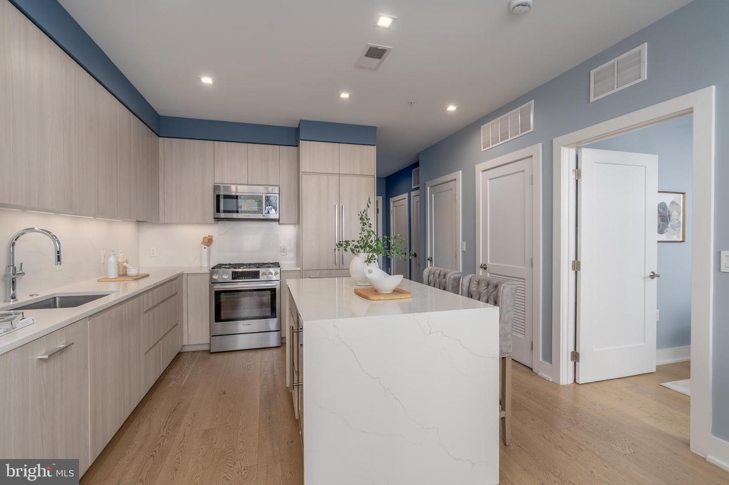 737 SWANN AVE #406, ALEXANDRIA, Virginia 22301, 1 Bedroom Bedrooms, ,1 BathroomBathrooms,Residential,For sale,737 SWANN AVE #406,VAAX2052956 MLS # VAAX2052956